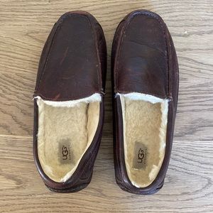 Ascot men’s brown leather slipper. Like new. Worn only a few times.